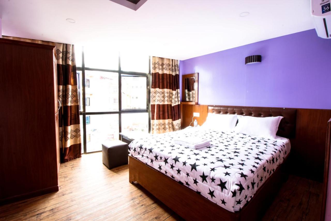Everest Holiday Inn Kathmandu Exterior photo